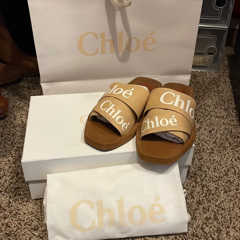 ⭐️SOLD⭐️. Chloe Woody